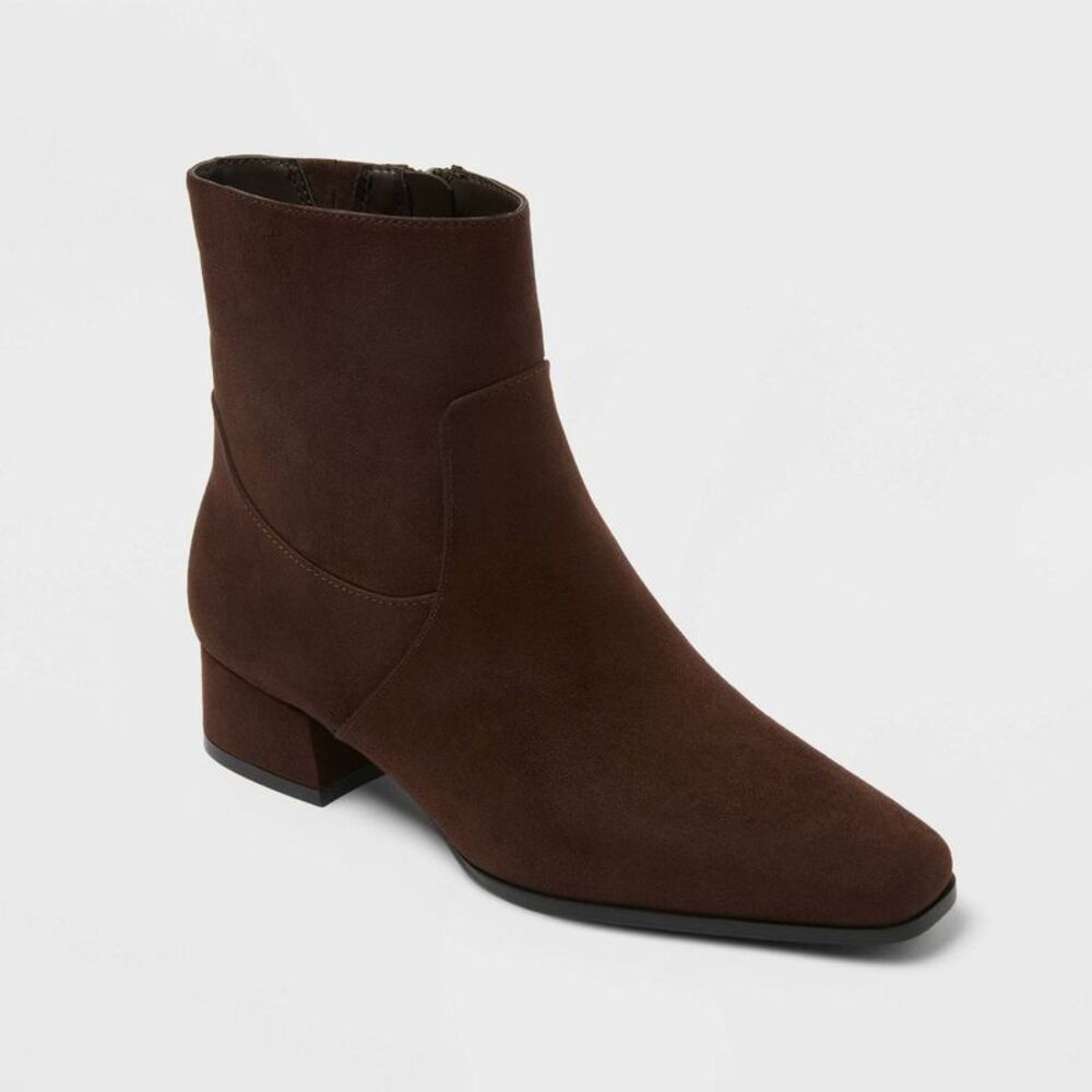 Women’s Wide Width Coral Boots with Memory Foam Insole – Brown 11W